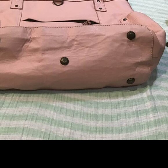 Nena & Co Teal & Primrose Womanhood TPB Full Size - Picture 6 of 7